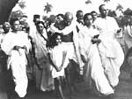 Gandhi at the Sodepur Ashram with Charu Choudhury and Taralika Sen and others.jpg